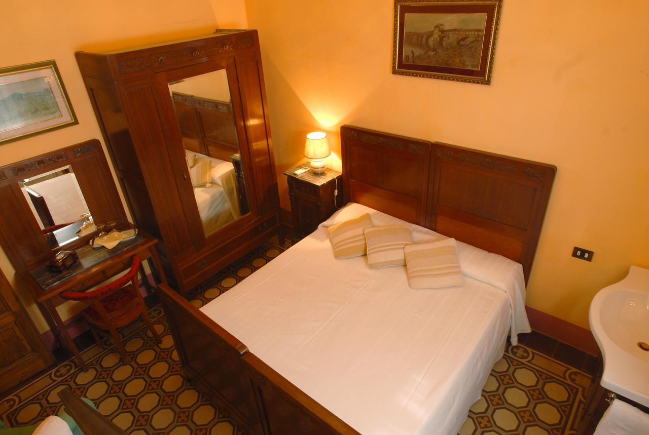 Le Villi Friendly B&B Torre del Lago Puccini Buitenkant foto